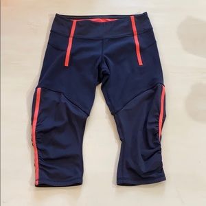 Lululemon navy blue cropped leggings